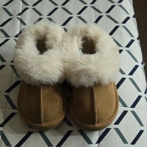 Target Tan Slippers with Cream Fur Lining